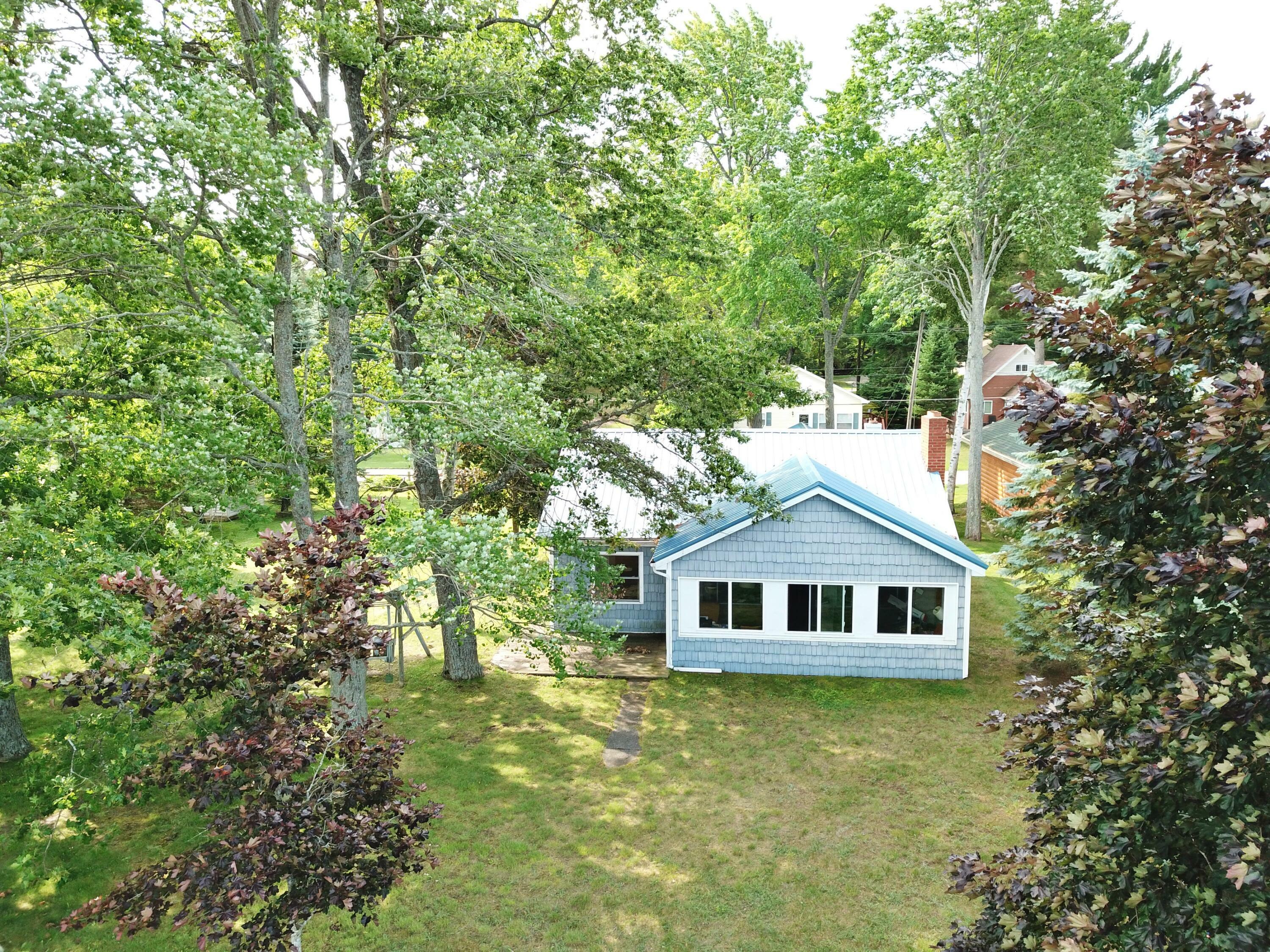 Property Photo:  6613 Sunset Dr  MI 48656 