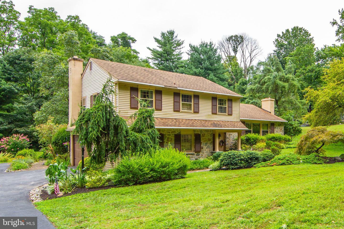 Property Photo:  125 W Bishop Hollow Road  PA 19063 