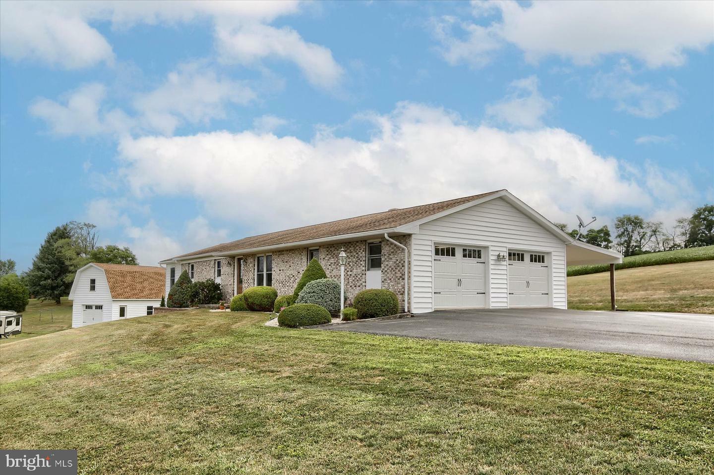 Property Photo:  1189 Pottsville Street  PA 17830 