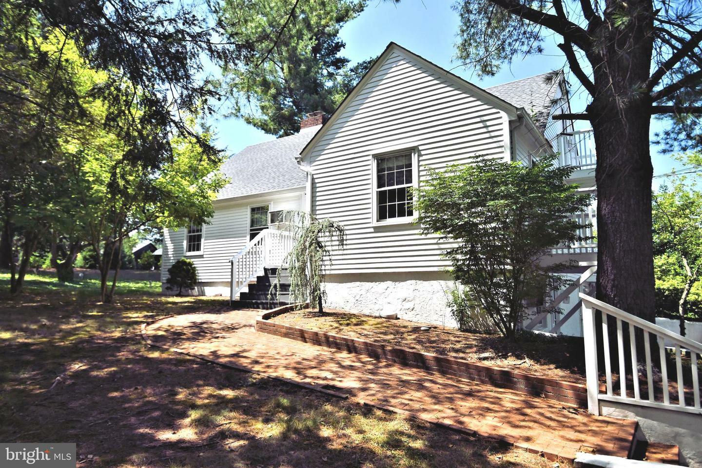 Property Photo:  143 Old York Road  PA 18938 