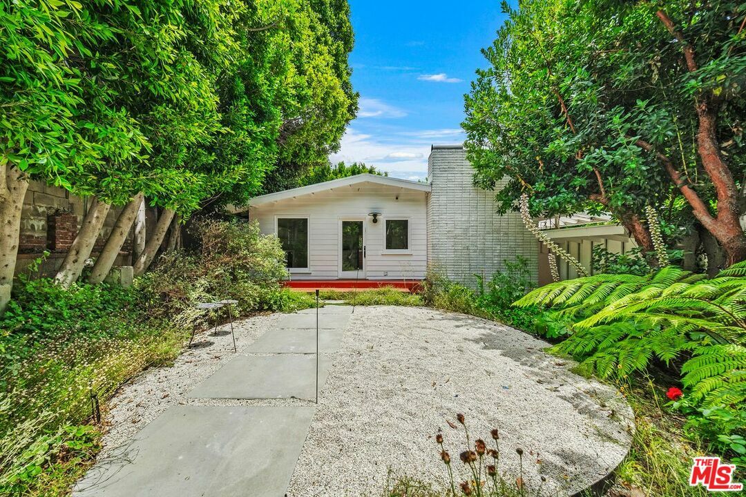 Property Photo:  1542   Marmont Ave  CA 90069 