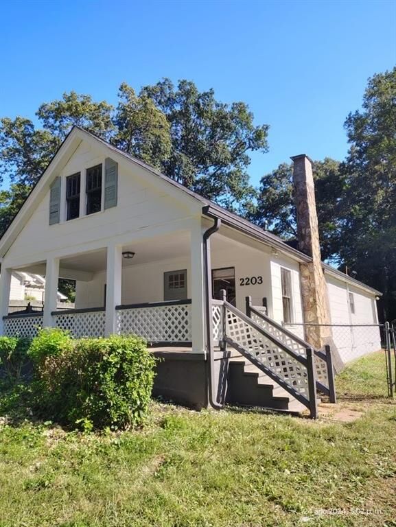 Property Photo: 2203 Hillcrest Avenue GA 30032