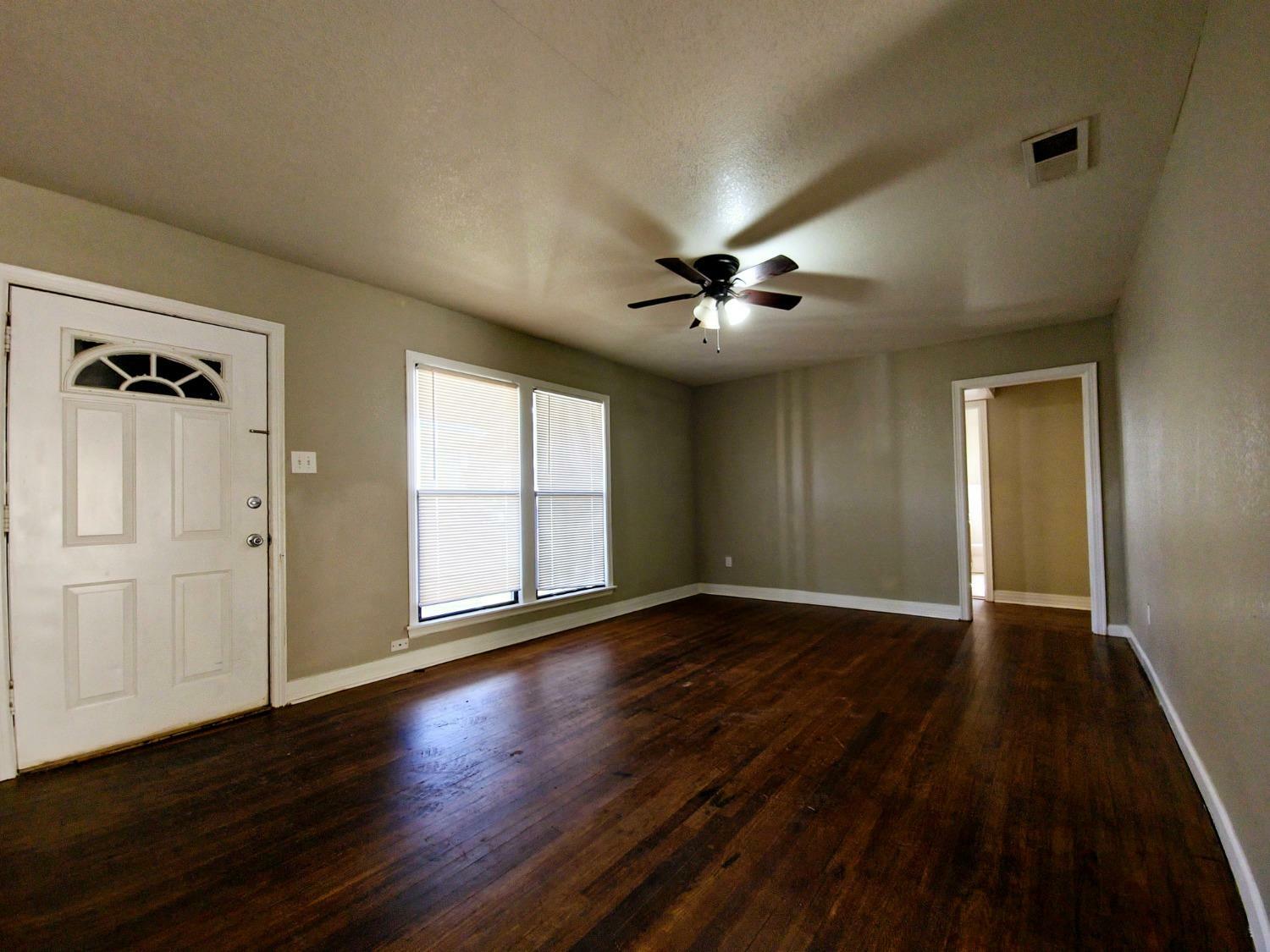 Property Photo:  2813 32nd Street  TX 79410 