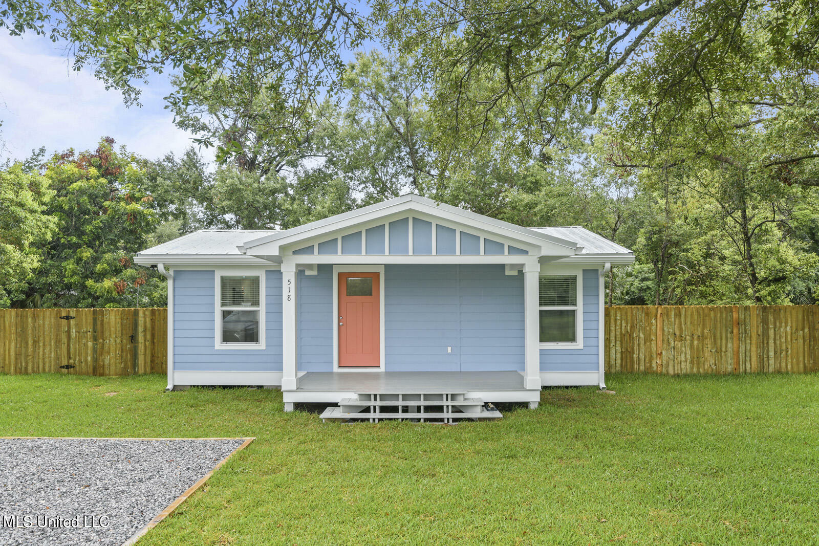 Property Photo:  518 Bookter Street  MS 39520 