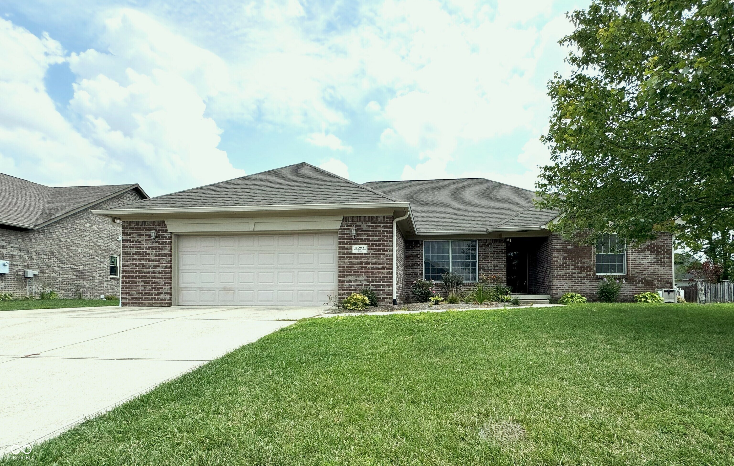 Property Photo:  2091 Saunders Field Drive  IN 46123 