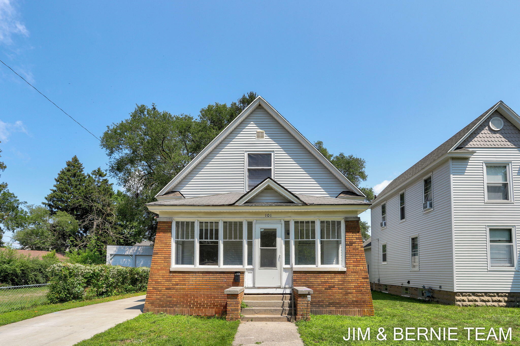 Property Photo:  101 E 15th Street  MI 49423 