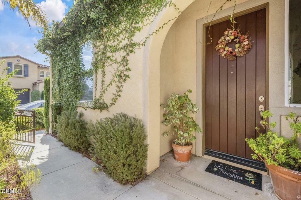 Property Photo:  972 Coronado Circle  CA 93060 