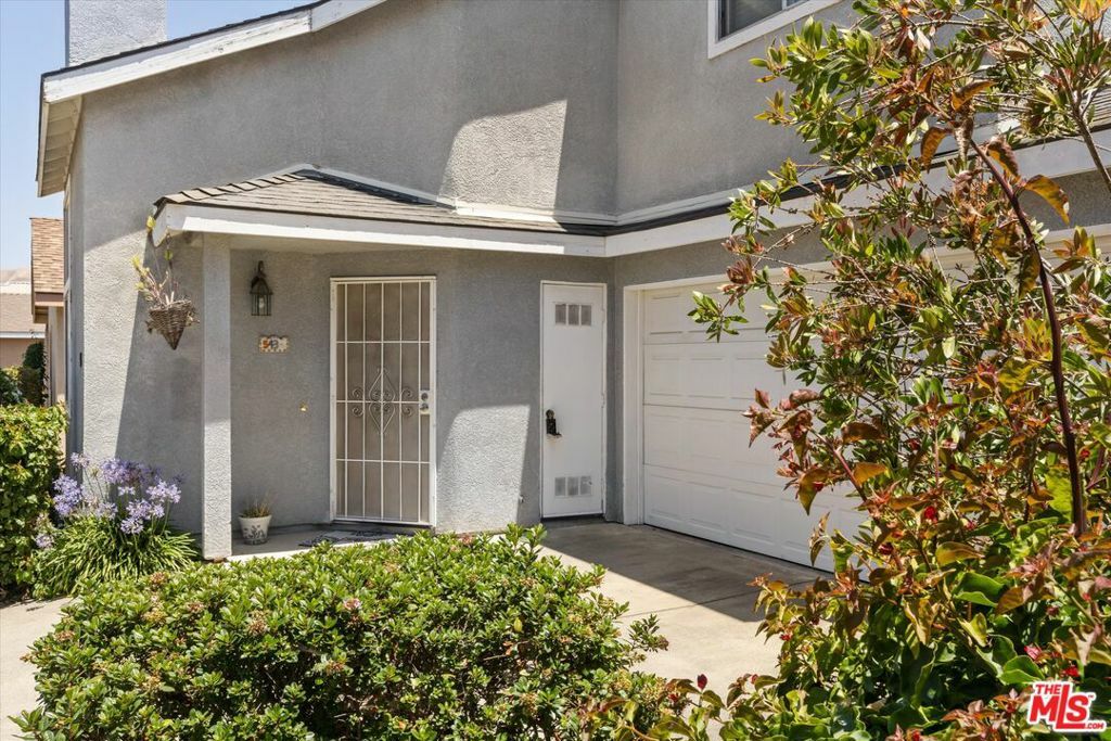 Property Photo:  543 Toucan Court  CA 93444 