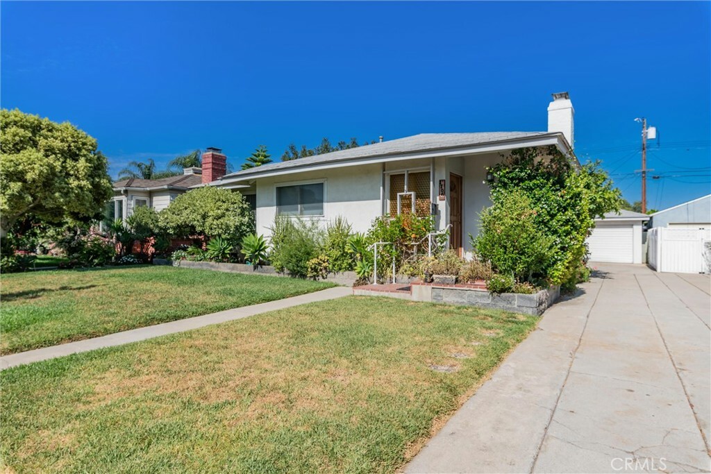 Property Photo:  1706 N Pass Avenue  CA 91505 