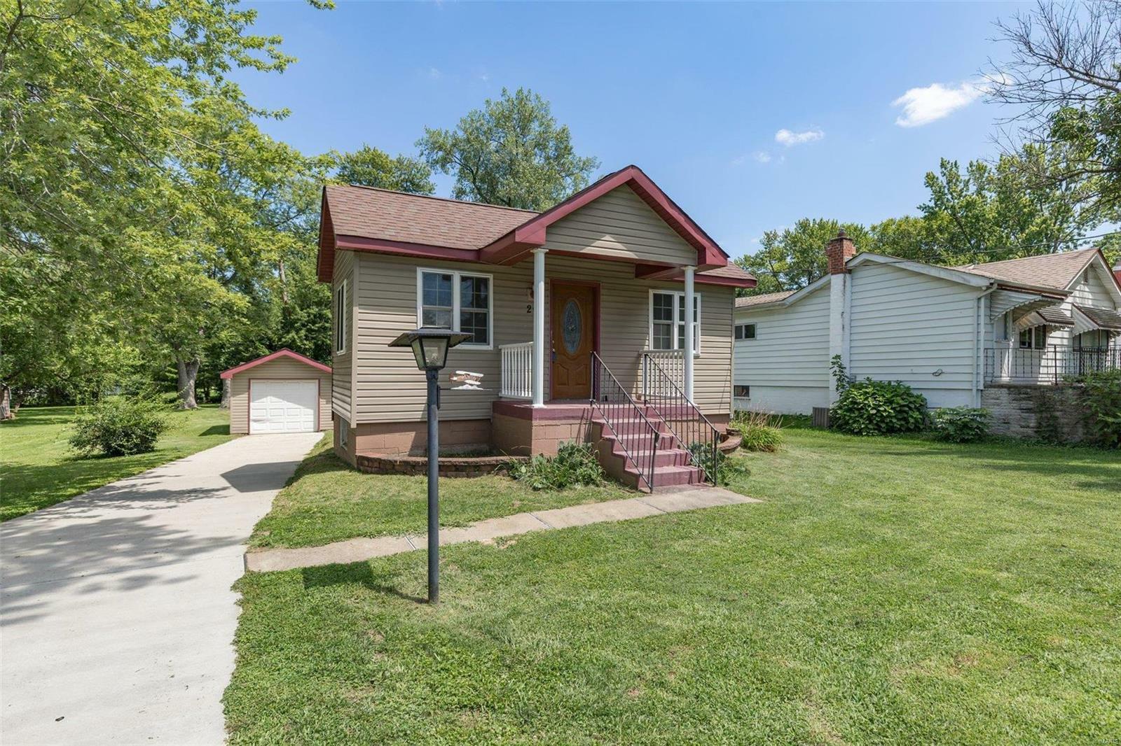 Property Photo:  20 Shumate Avenue  MO 63043 