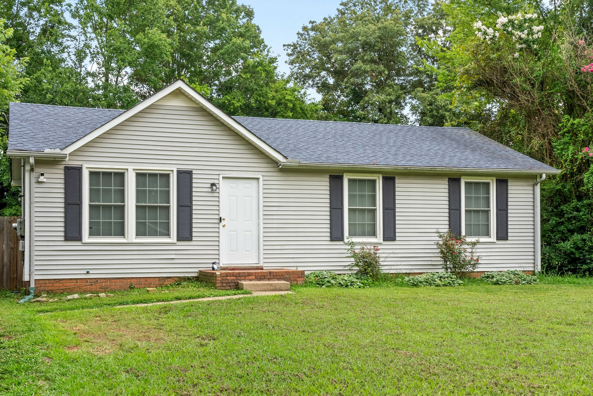 Property Photo:  563 Donna Dr  TN 37042 