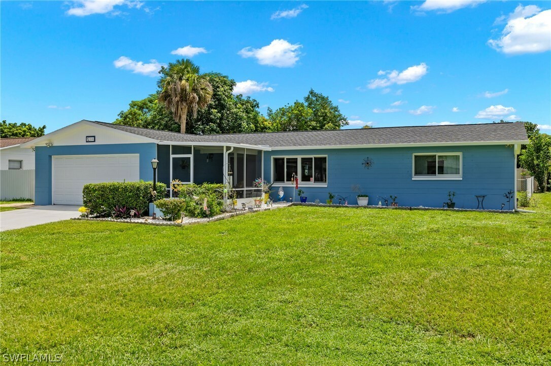 Property Photo:  208 Lowry Avenue  FL 33936 