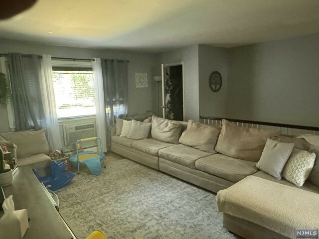 Property Photo:  12 Manchester Court  NJ 07470 