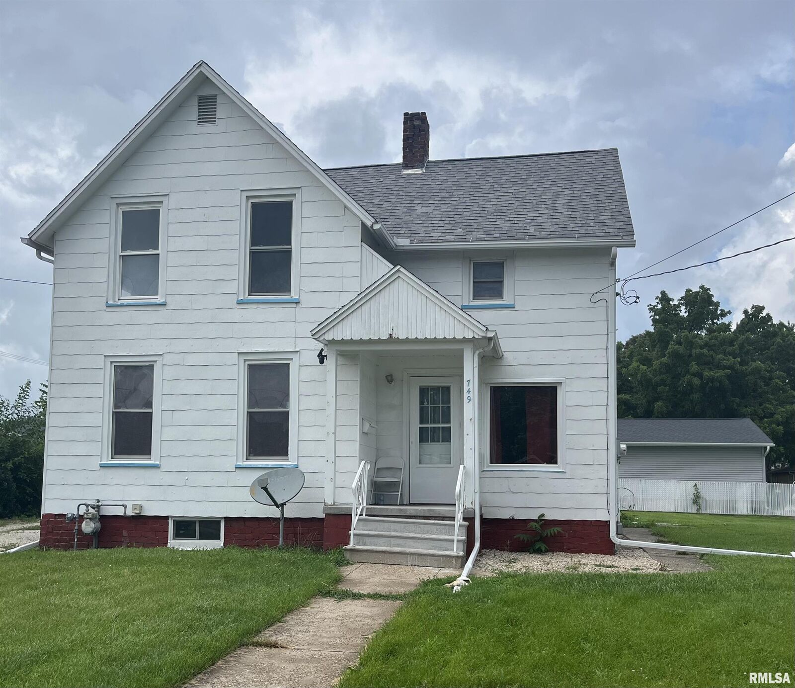 Property Photo:  749 W North Street  IL 61401 