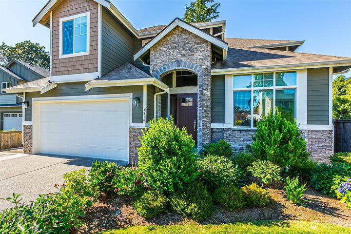 Property Photo:  4918 NE 1st Street  WA 98059 