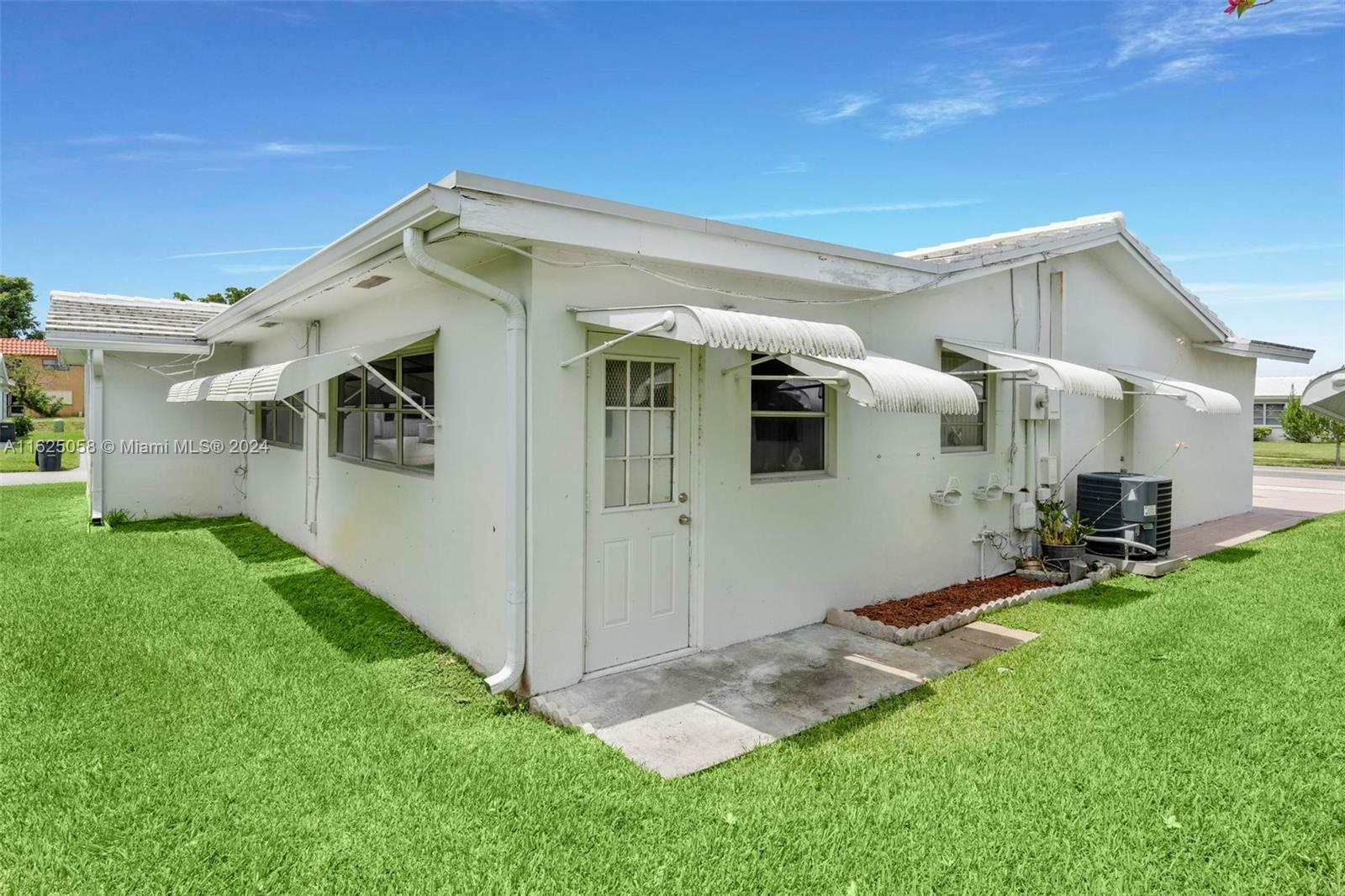 Property Photo:  1316 SW 22nd St  FL 33426 