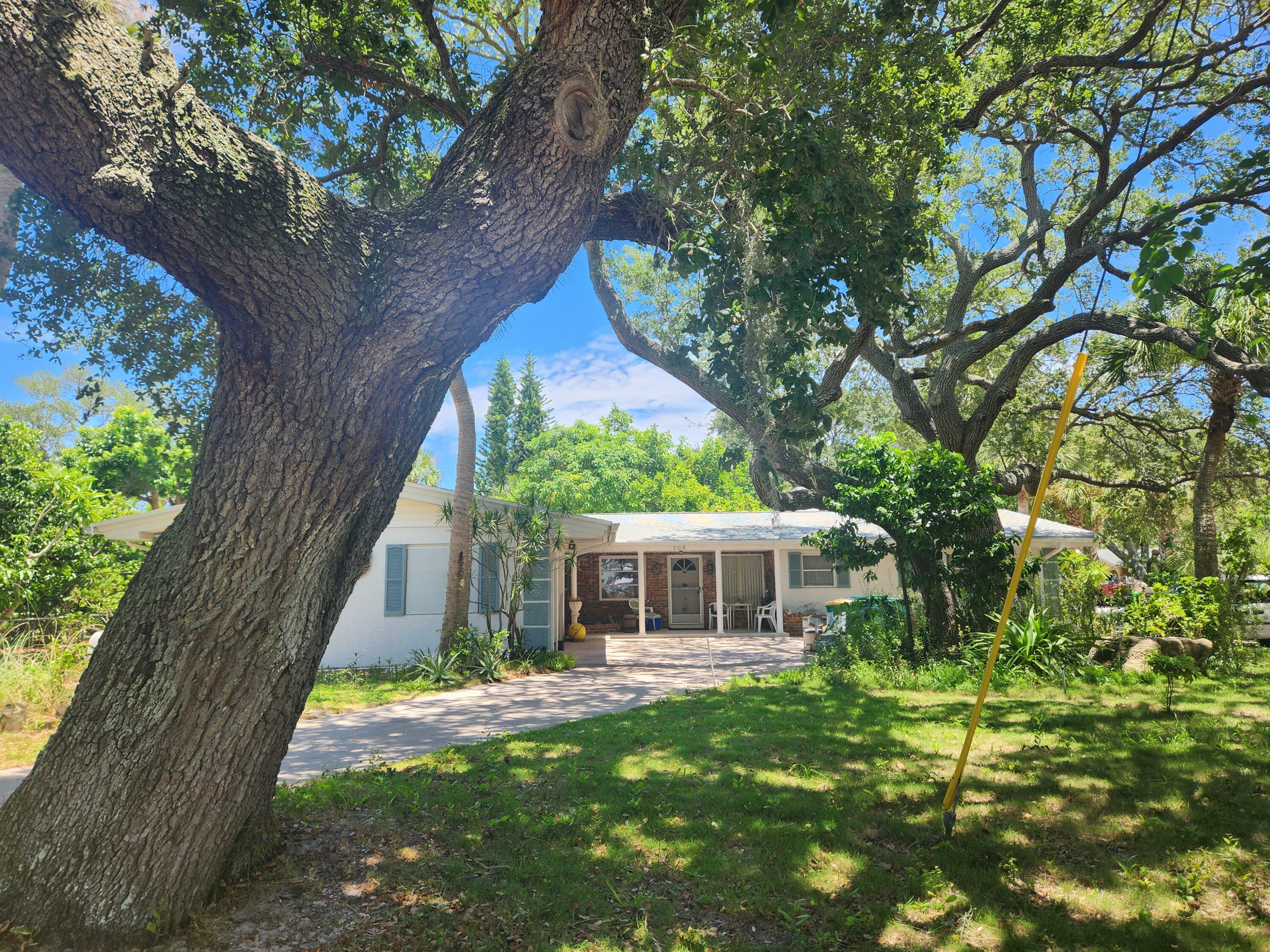 Property Photo:  705 N Riverside Drive  FL 32903 