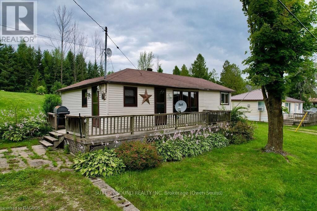 Property Photo: 41 Islandview Drive ON N0H 1A0