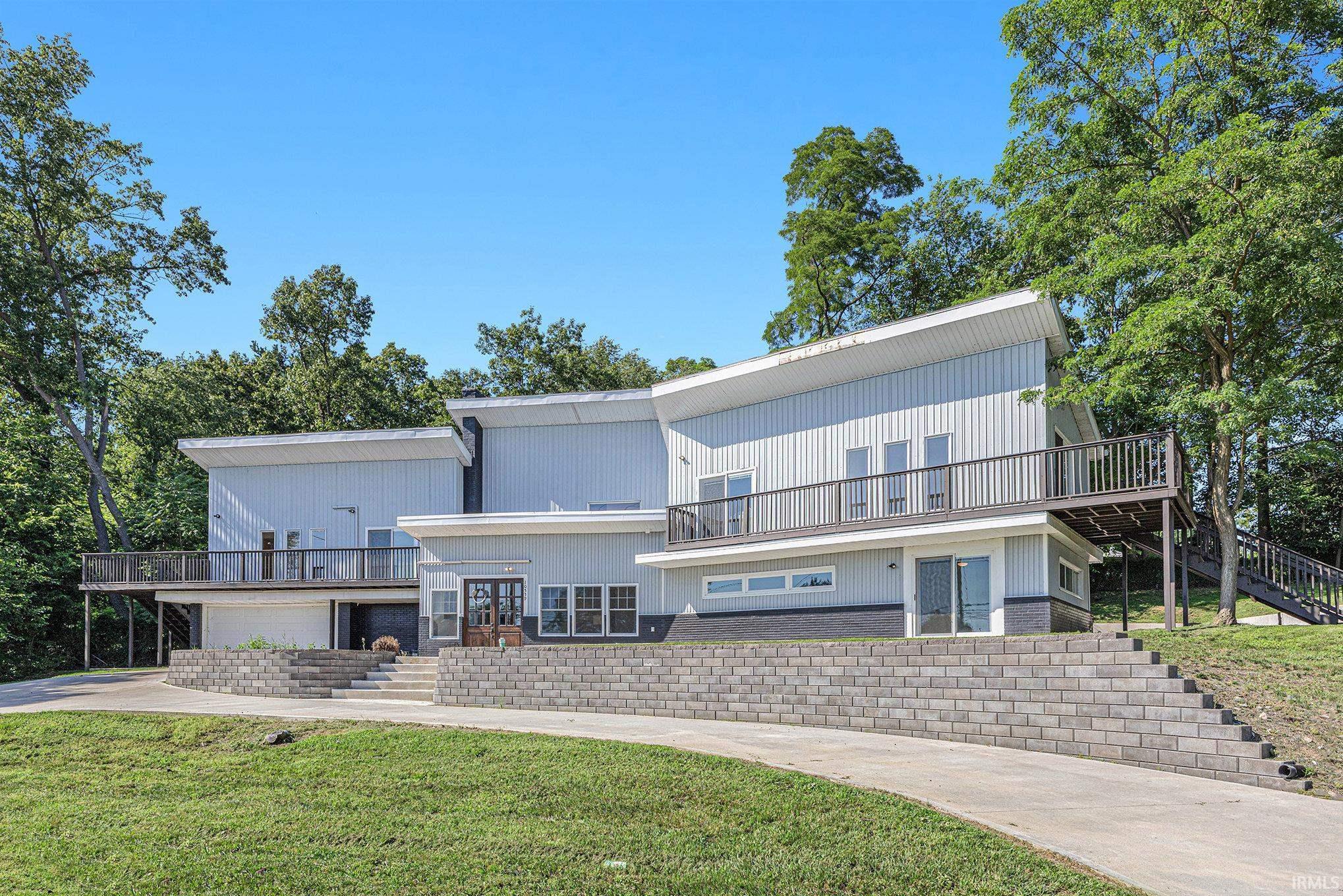 Property Photo: 10559 Jefferson Boulevard IN 46561