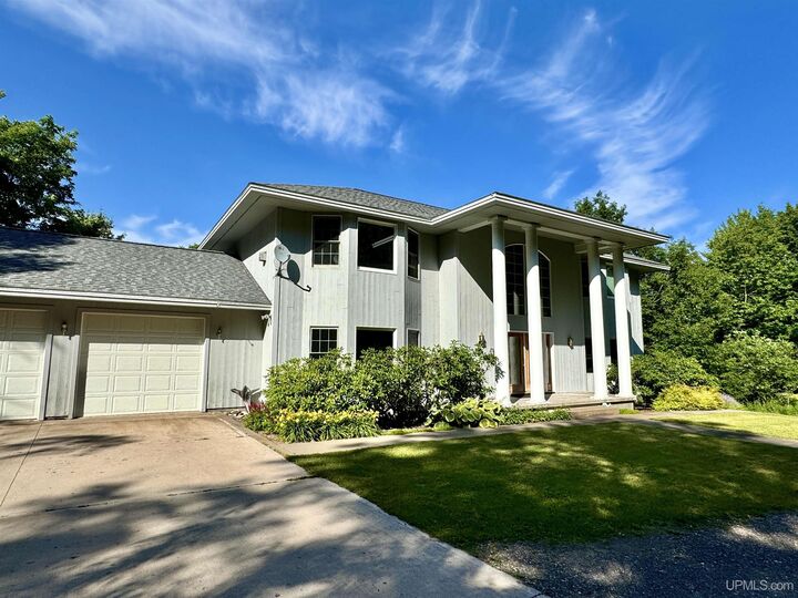 1527 Ravine Side Drive  Houghton MI 49931 photo