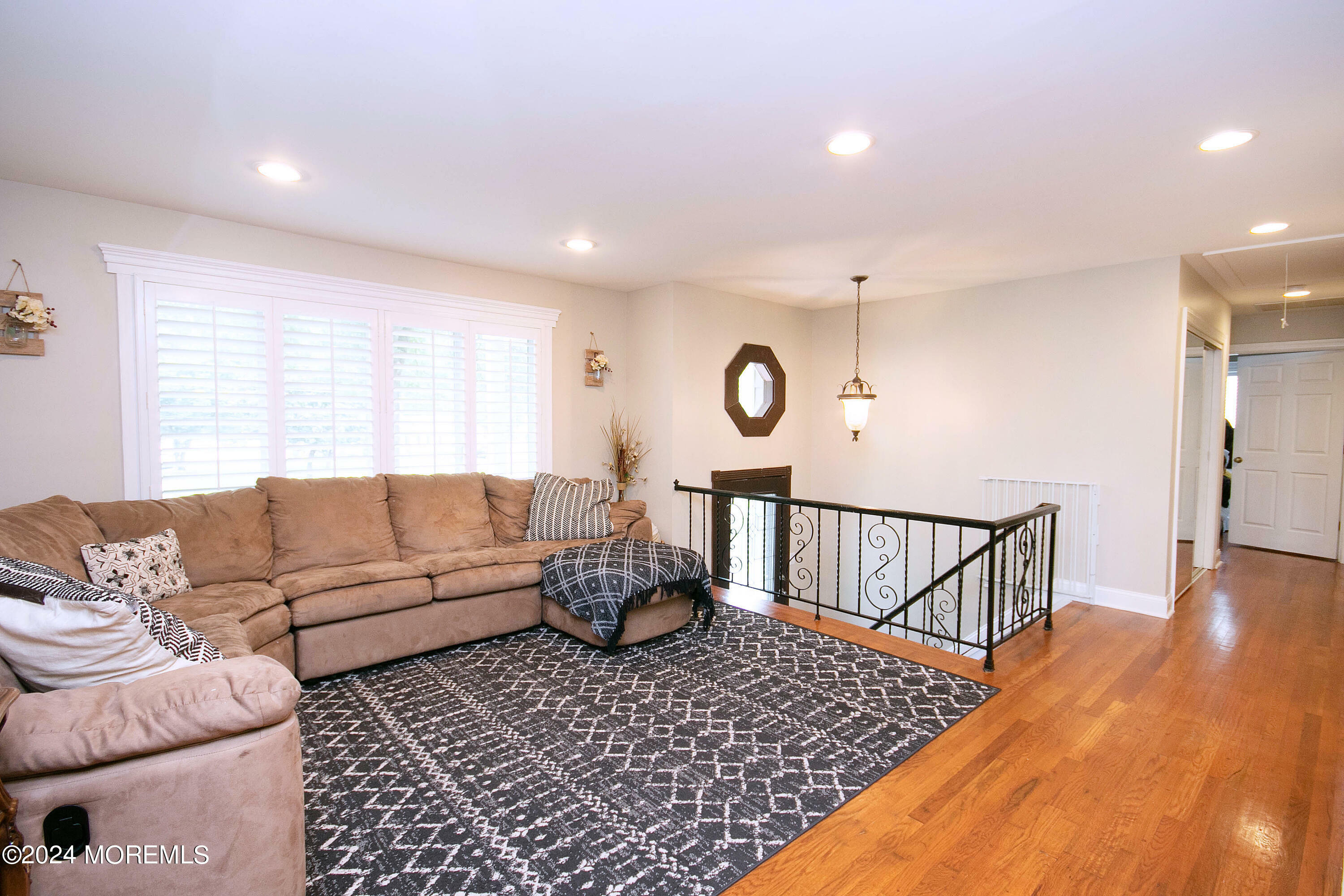 Property Photo:  6 Bunker Hill Drive  NJ 07726 