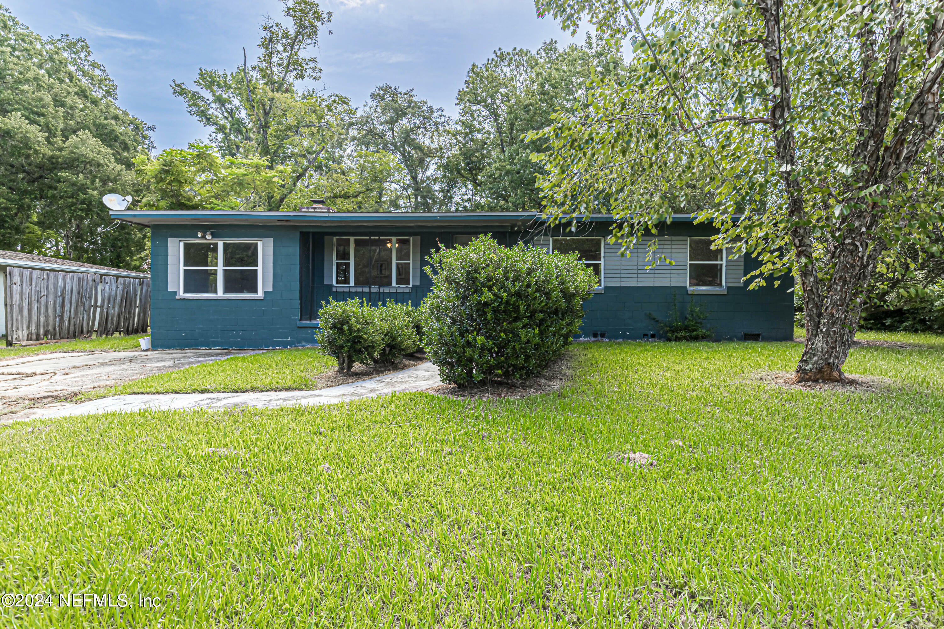 Property Photo:  4819 Ducheneau Drive  FL 32210 