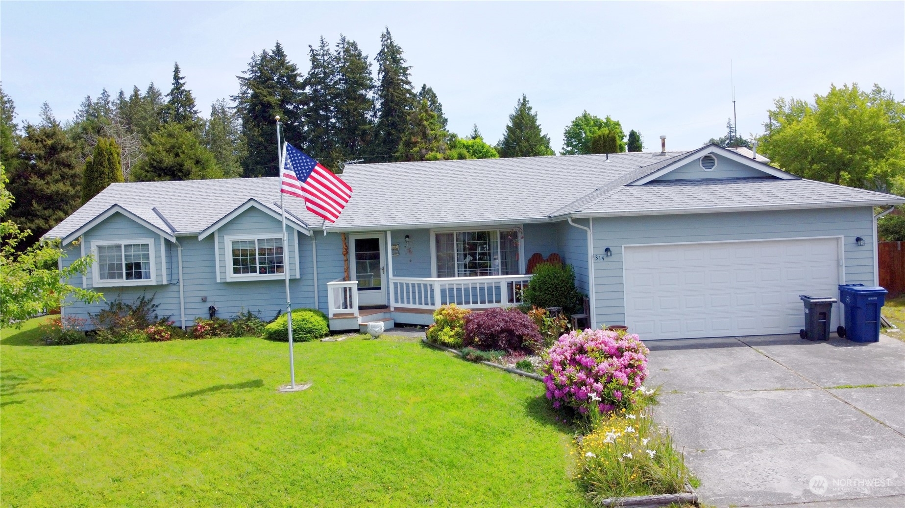 Property Photo:  314 S 32nd Place  WA 98274 