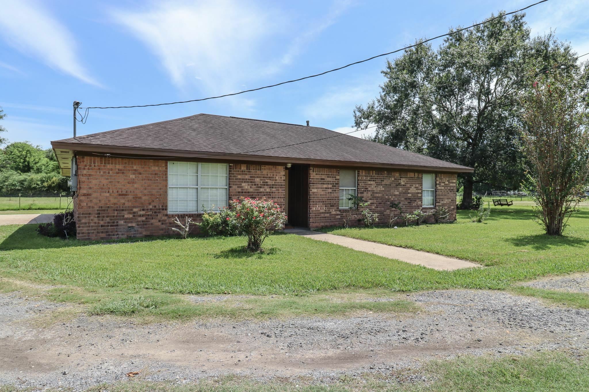 Property Photo:  1577 Wescalder Rd.  TX 77707 