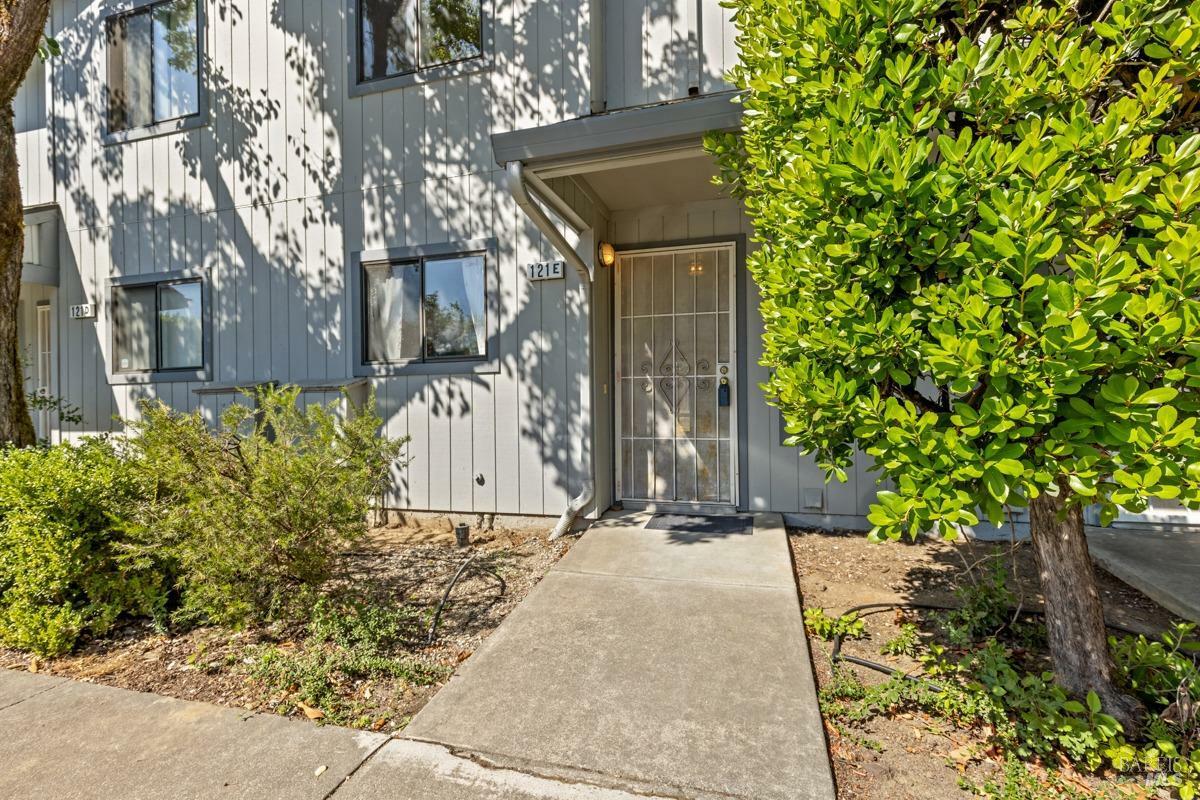 Property Photo:  121 Elbridge Avenue  CA 95425 