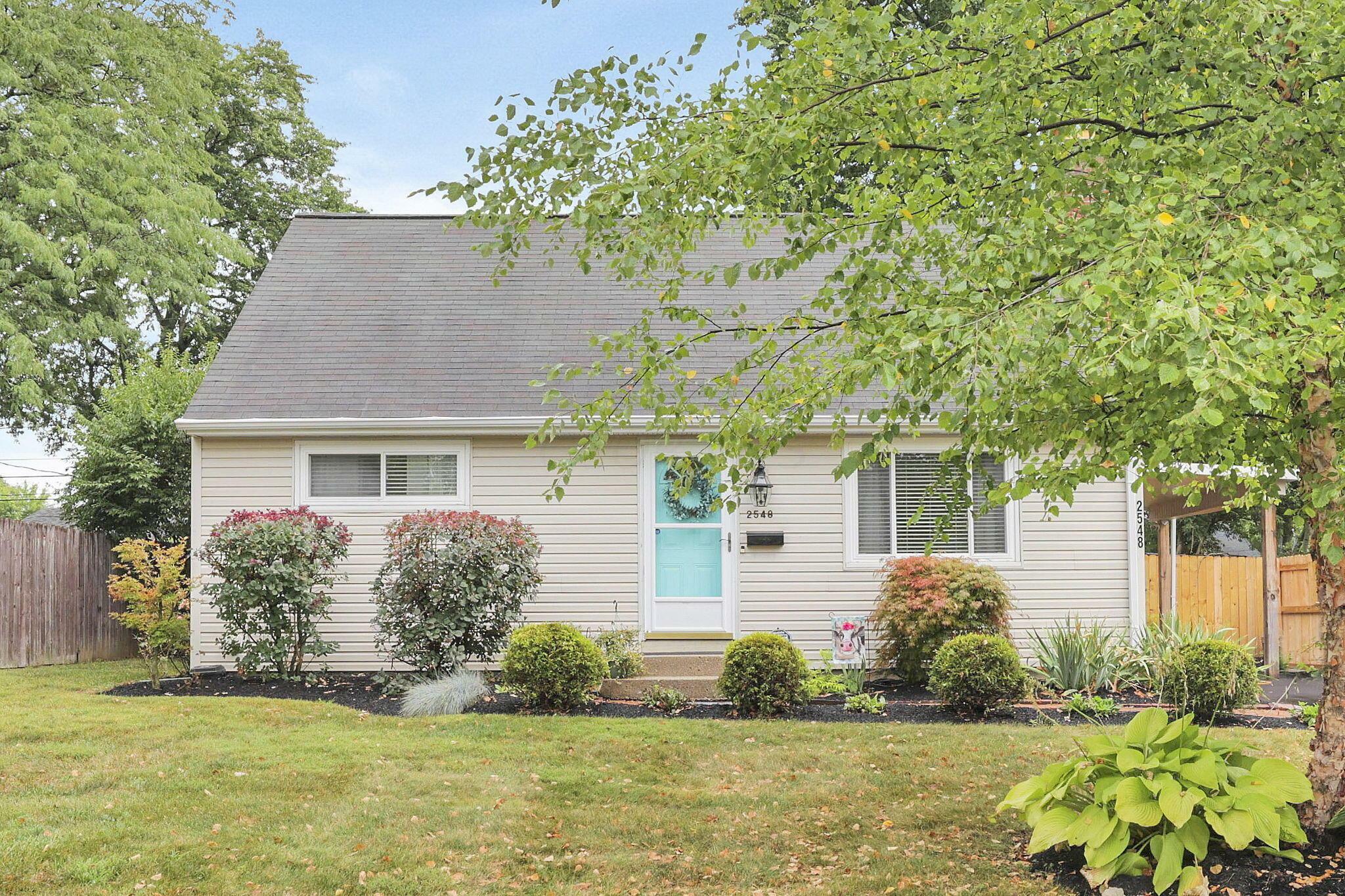 Property Photo: 2548 Woodstock Road OH 43221