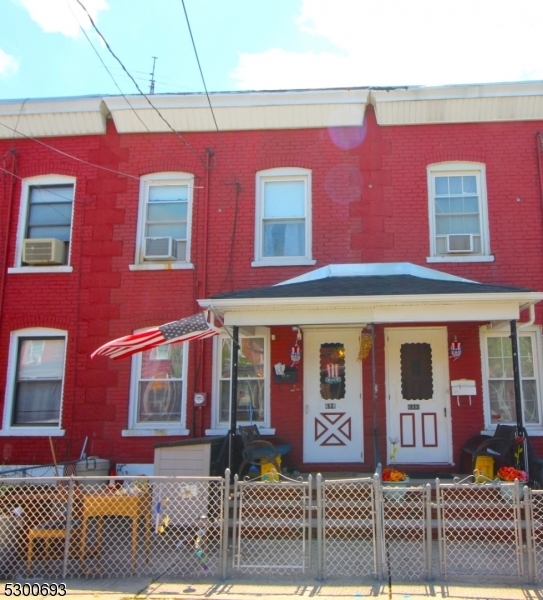 Property Photo:  690 Chestnut St  NJ 07032 