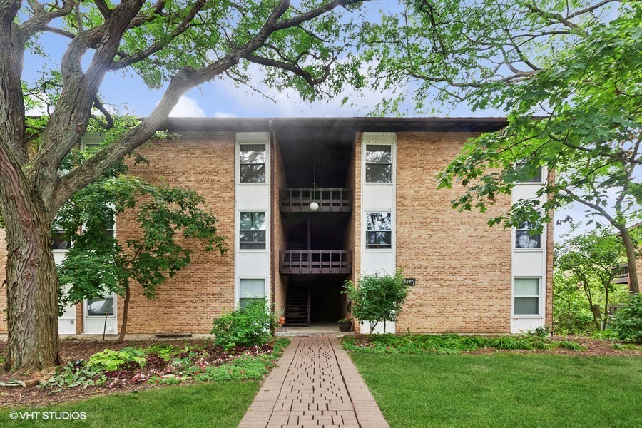 Property Photo: 5527 E Lake Drive D IL 60532