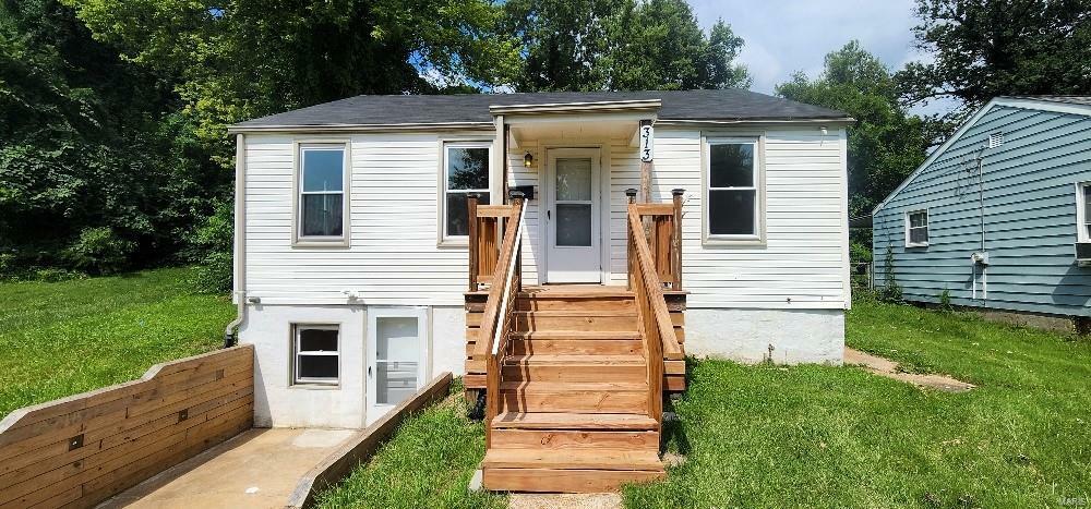 Property Photo:  313 Averill Avenue  MO 63135 