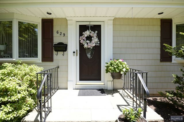 Property Photo:  629 Falmouth Avenue  NJ 07652 