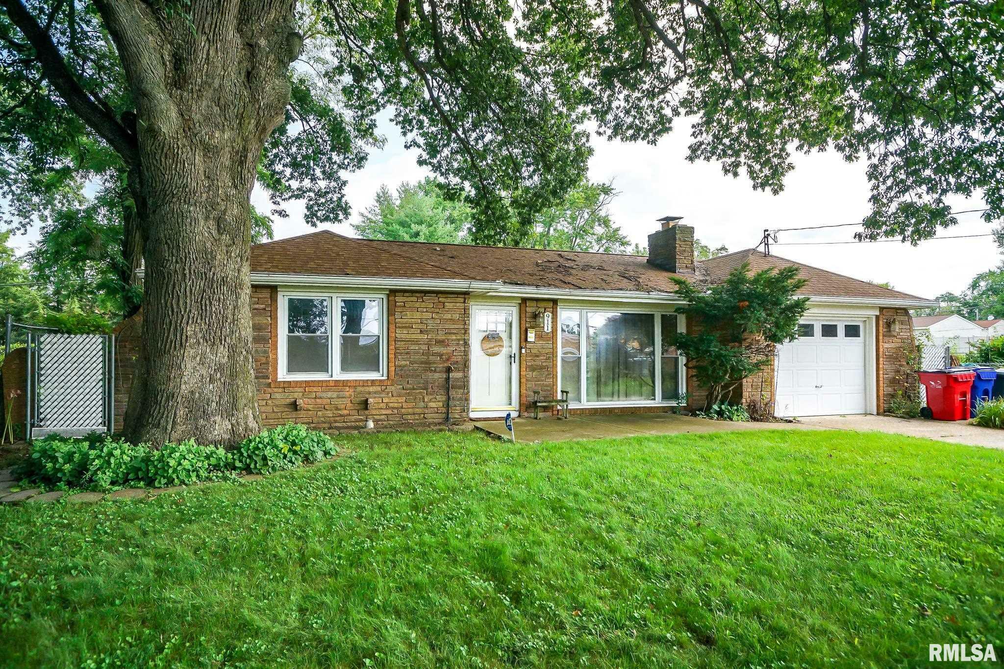 Property Photo:  911 E Glen Avenue  IL 61616 