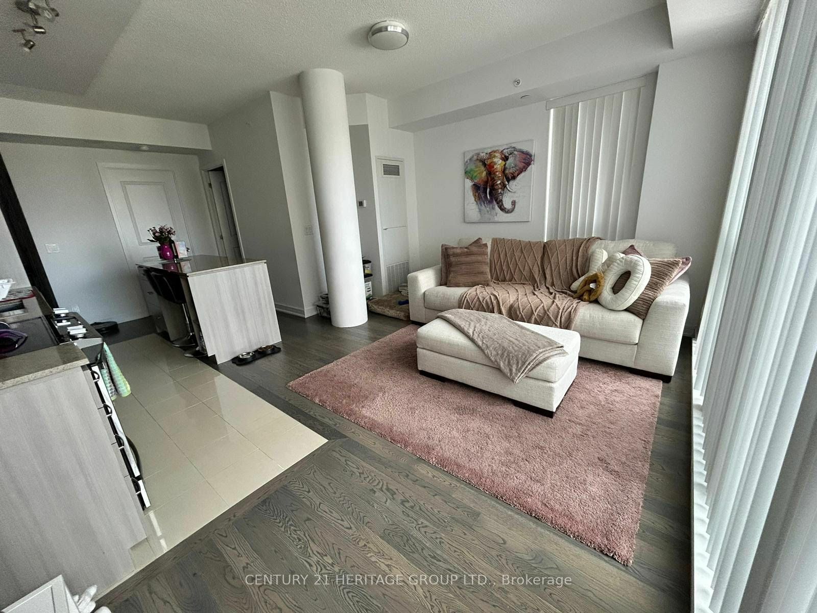 Property Photo:  9201 Yonge St 617  ON L4C 1H9 