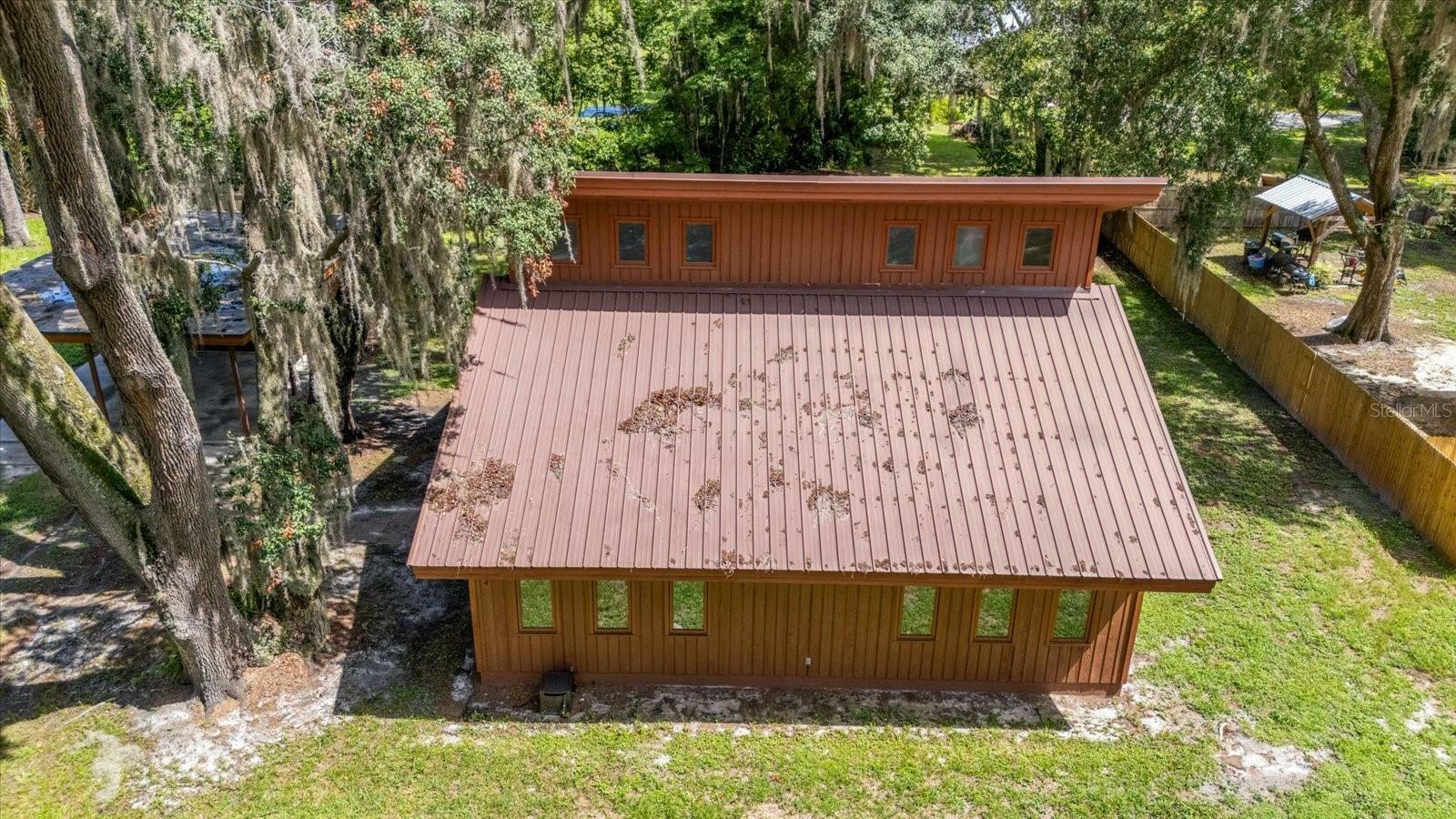 Property Photo: 204 Westover Circle FL 32177