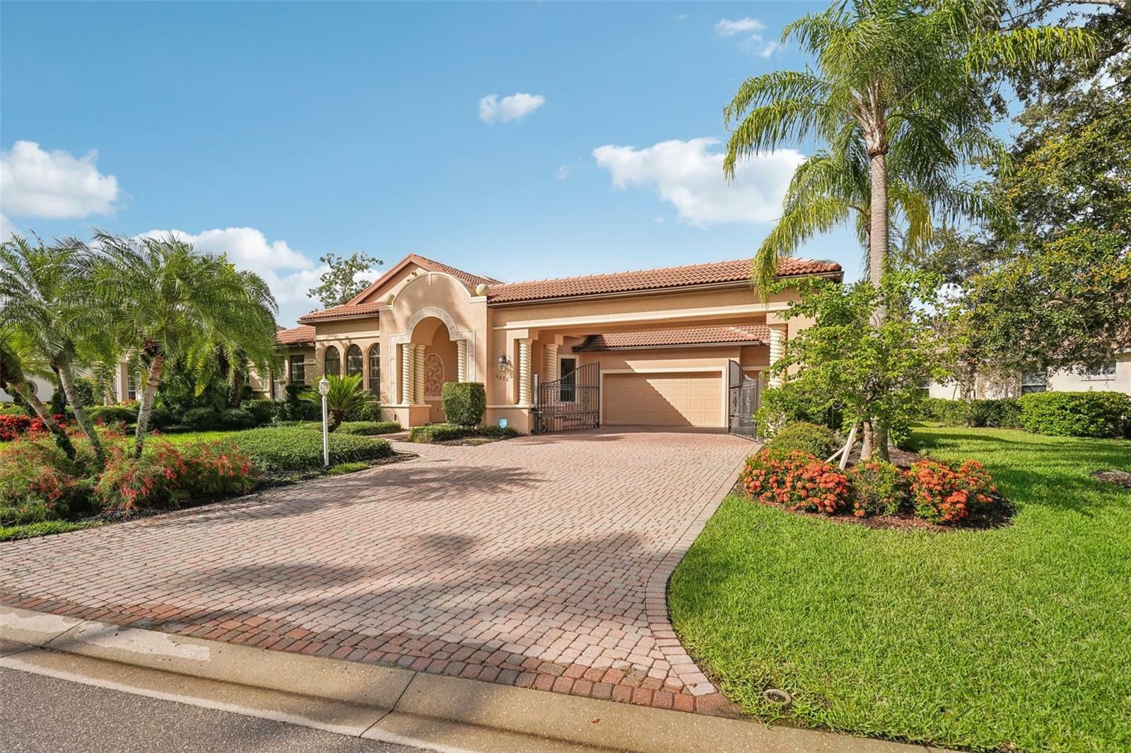 Property Photo:  6826 Turnberry Isle Court  FL 34202 