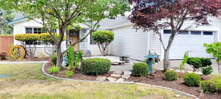 Property Photo: 7600 Elm Court SE WA 98503