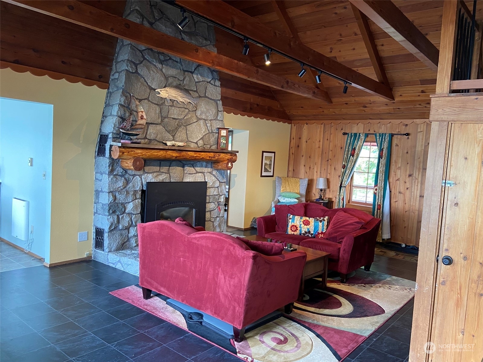 Property Photo:  2032 Breezy Point Road  WA 98282 