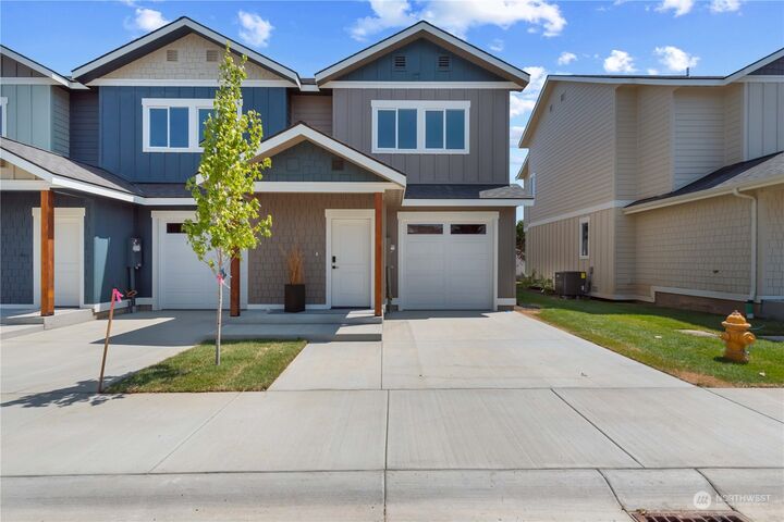 Property Photo: 1030 Finch Lane C3 WA 98801