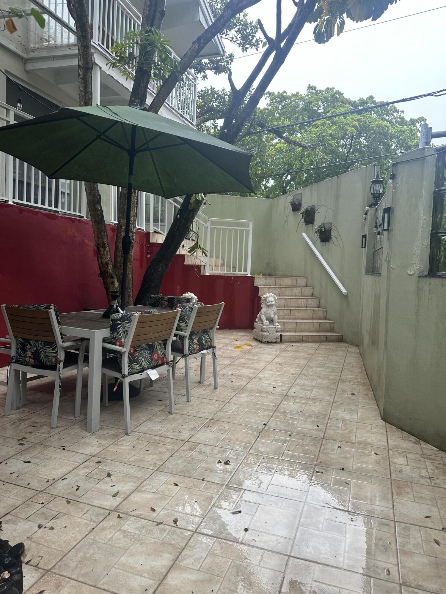 Property Photo:  3021 Oak Avenue 3  FL 33133 