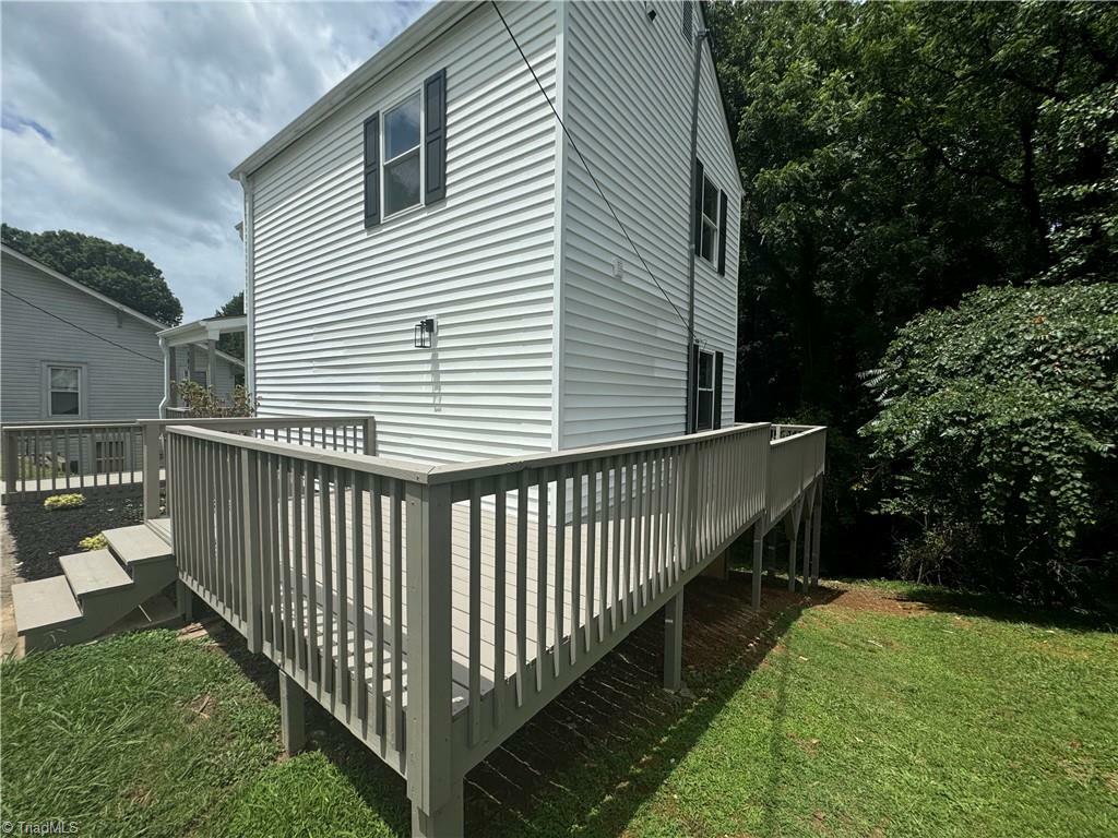 Property Photo:  904 Elizabeth Street  NC 28659 