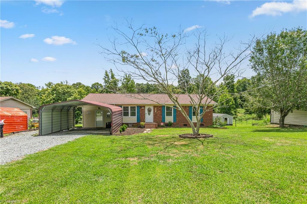 Property Photo:  228 Oakwood Road  NC 27292 