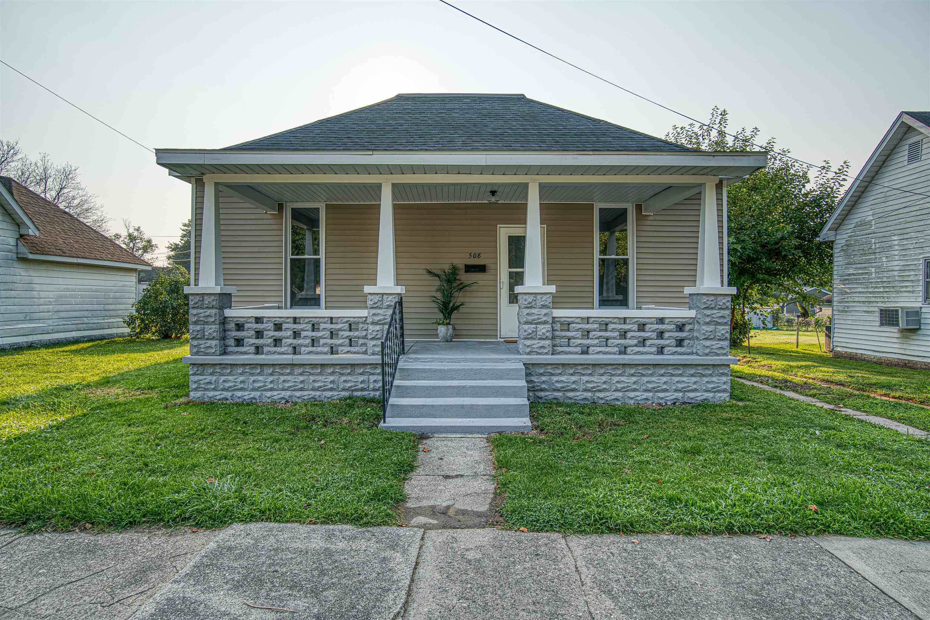 Property Photo:  508 Front Street  IN 47501-1807 