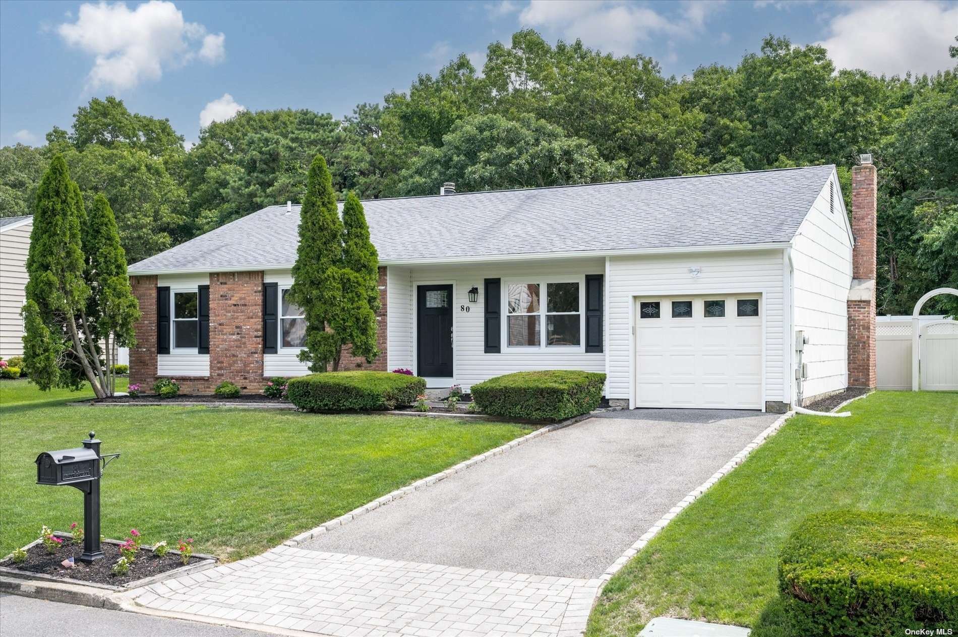 Property Photo:  80 Shadow Grove Lane  NY 11741 