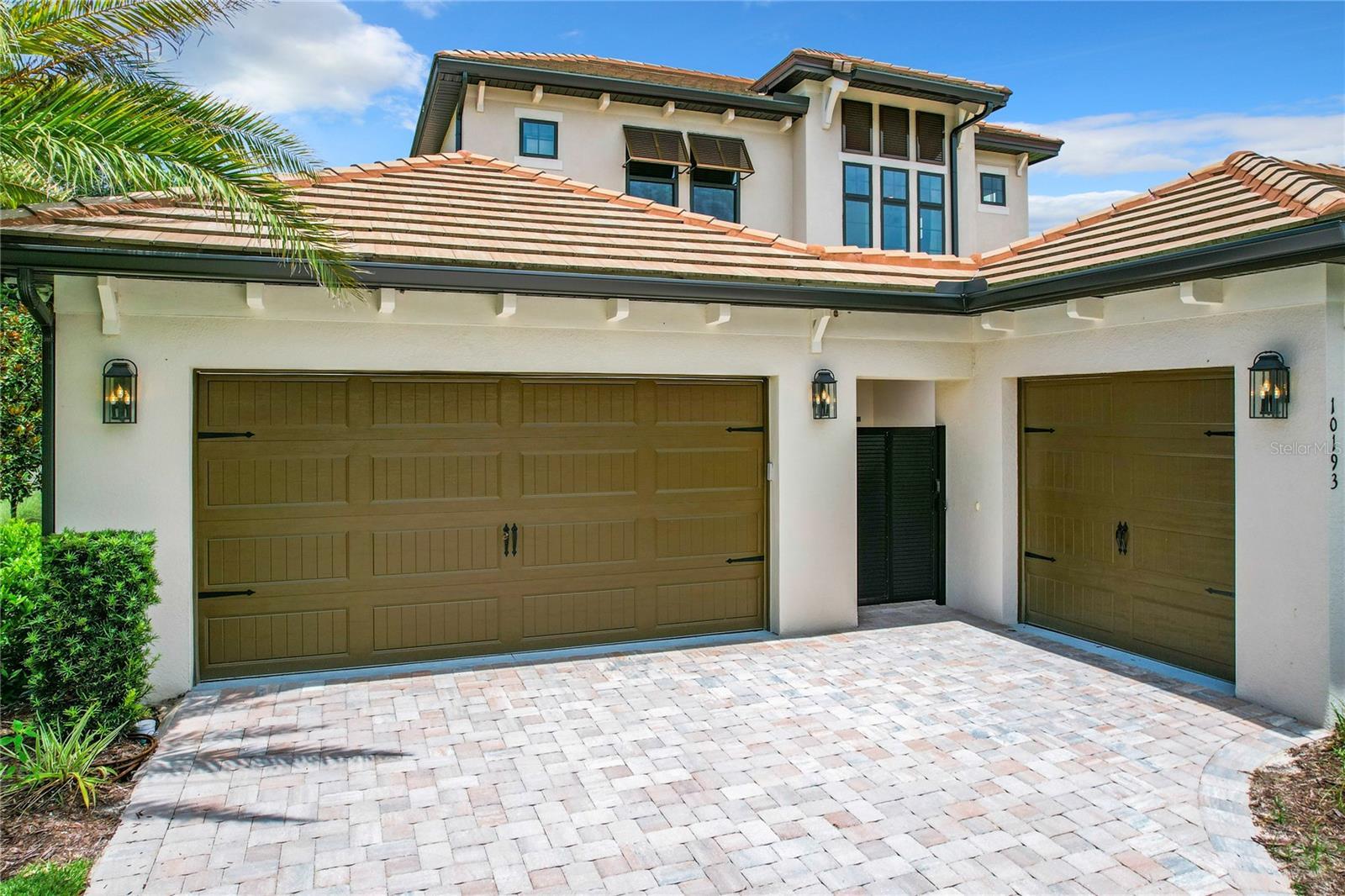 Property Photo: 10193 Brocksport Circle FL 34734