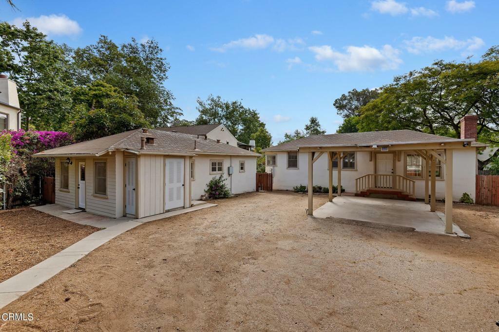 Property Photo:  1322 E E Yanonali Street  CA 93103 