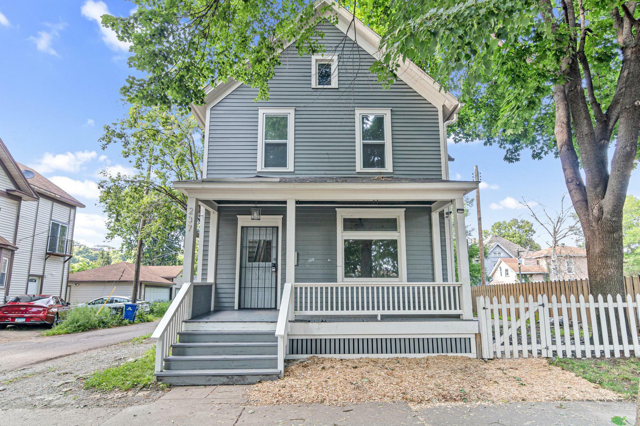 Property Photo:  237 Forbes Avenue  MN 55102 