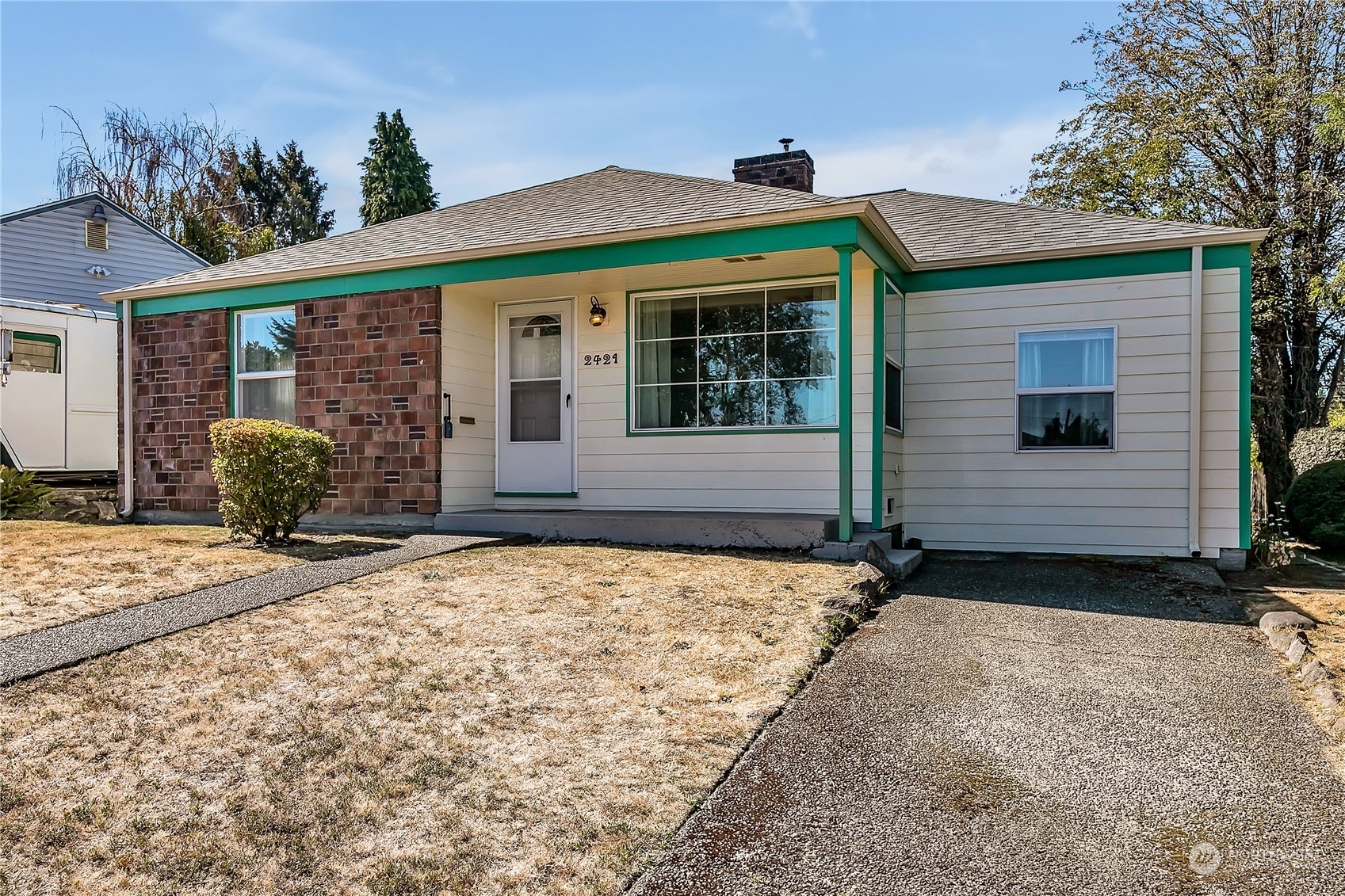 Property Photo:  2421 S 121st Street  WA 98168 